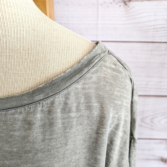 Treasure & Bond Boatneck Split Hem Tunic Top in Green Dune Size L NWT - Picture 2 of 10